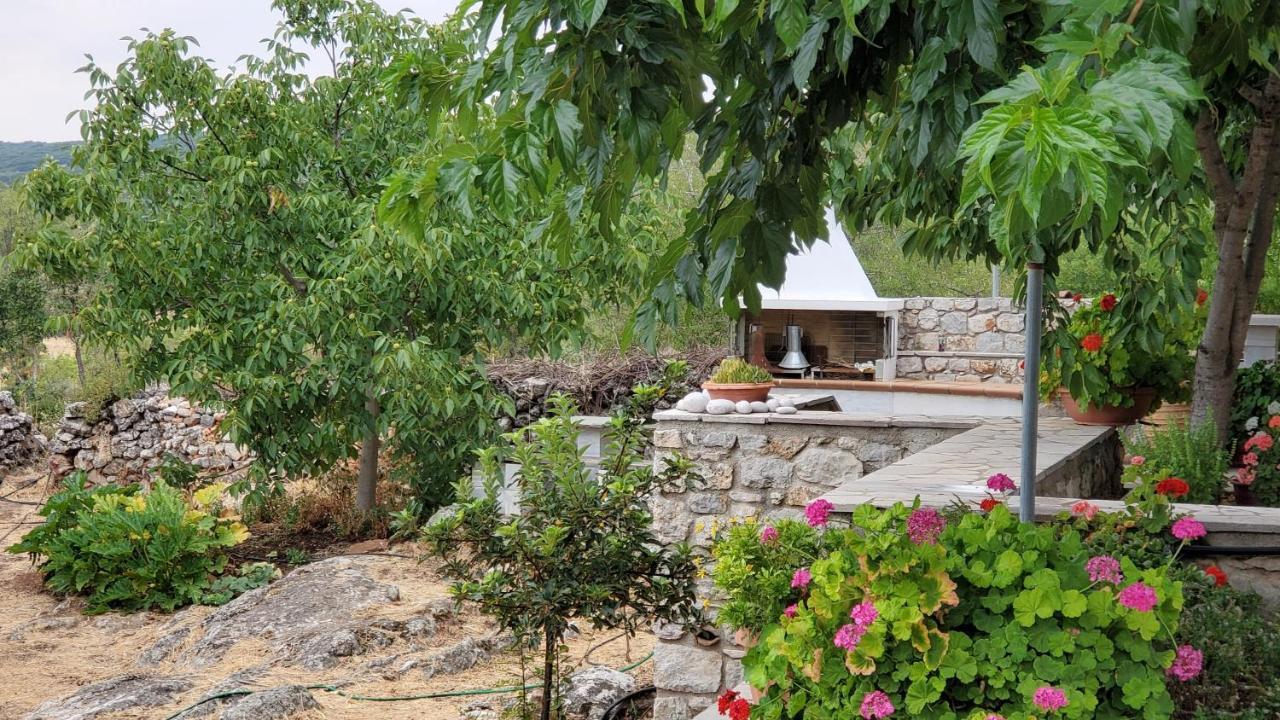 Arcadian Stone House In A Quiet Landscape, Leonidion Villa Poúlithra Buitenkant foto