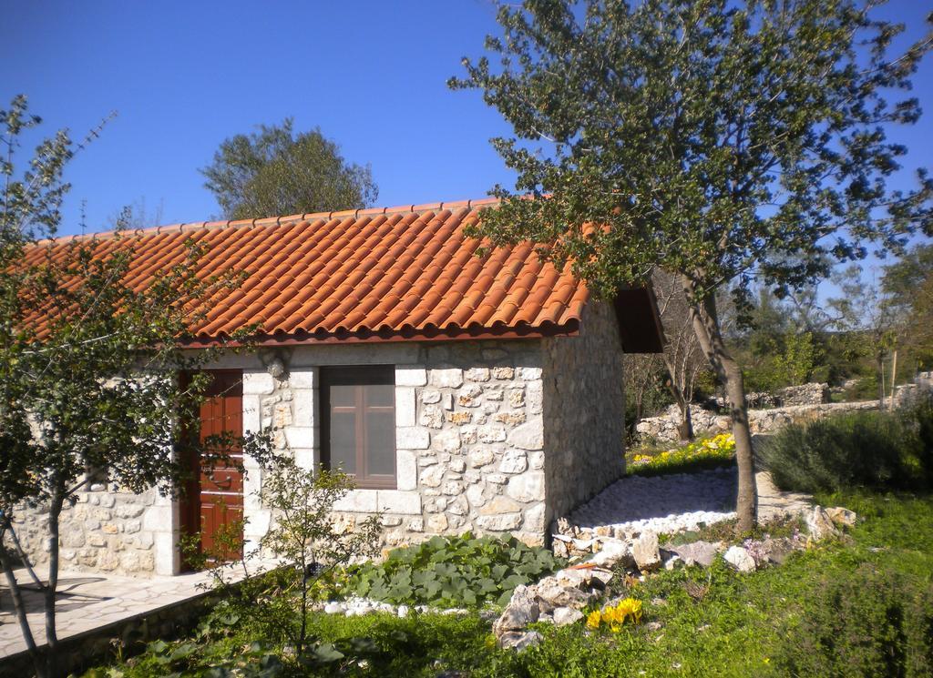 Arcadian Stone House In A Quiet Landscape, Leonidion Villa Poúlithra Buitenkant foto